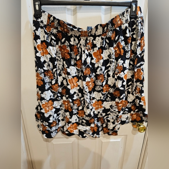 Forever 21 Plus printed button front skirt EUC 2X - Picture 5 of 5